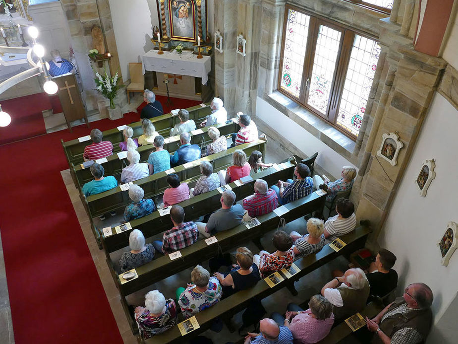 Nachfeier des Mährisch-Neustädter Wachsstockfestes an der Weingartenkapelle (Foto: Karl-Franz Thiede)